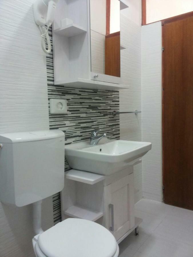 Apartmants Katica Apartment โนวาลยา ภายนอก รูปภาพ