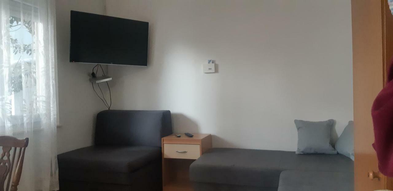 Apartmants Katica Apartment โนวาลยา ภายนอก รูปภาพ